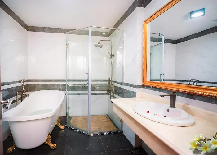 Crysstall Boutique 4* Hạ Long
